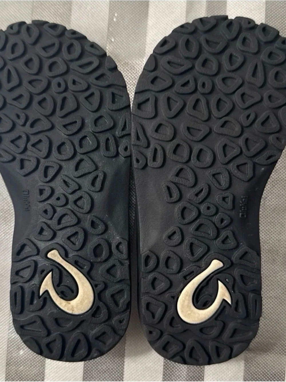 OluKai Youth Navy Blue Flip Flop Sandals